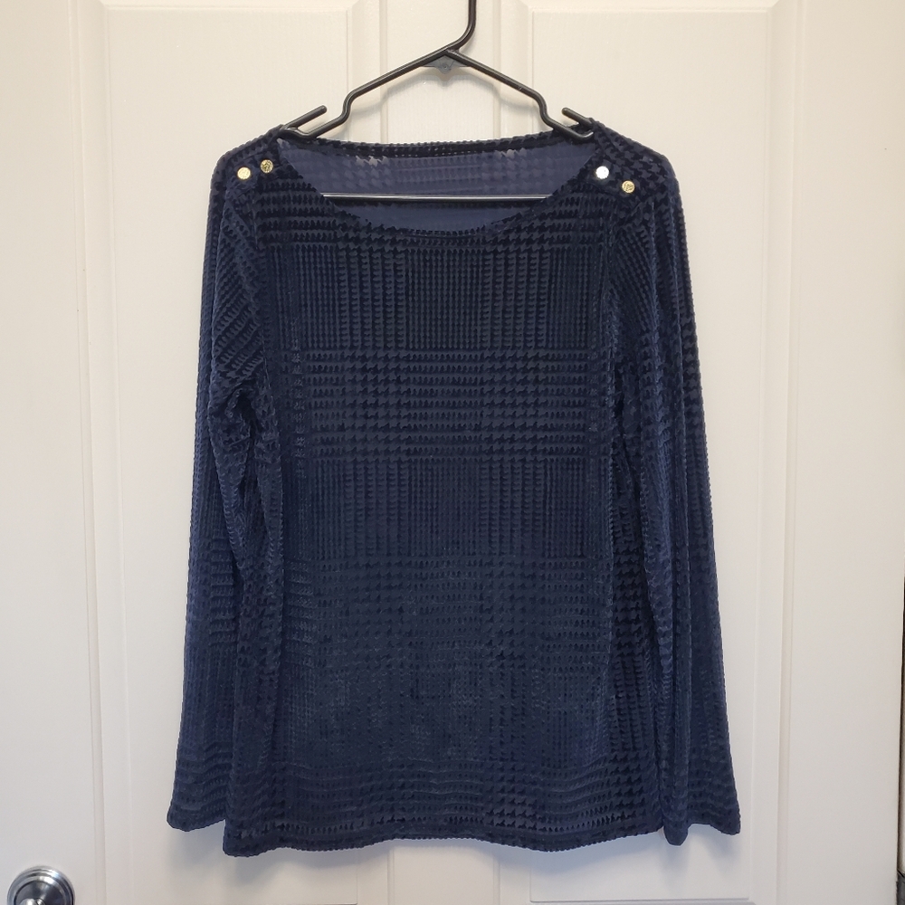 Women's long sleeve top